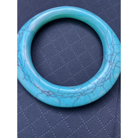 Vintage Faux Turquoise Round Lucite Plastic Bangle Bracelet 80's - Picture 2 of 3